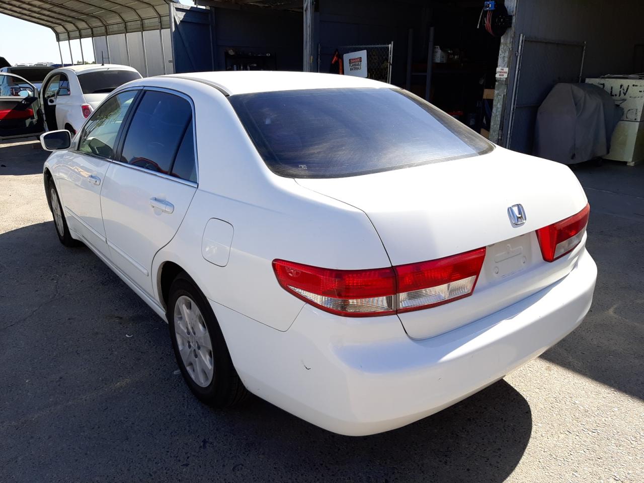 Photo 3 from auction – 2004 HONDA ACCORD LX with VIN JHMCM563X4C008917