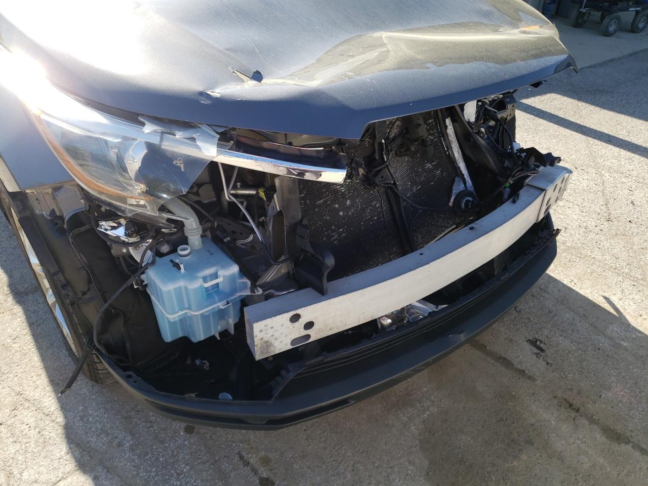 Photo 9 from auction – 2014 TOYOTA HIGHLANDER with VIN 5TDDKRFH0ES010898