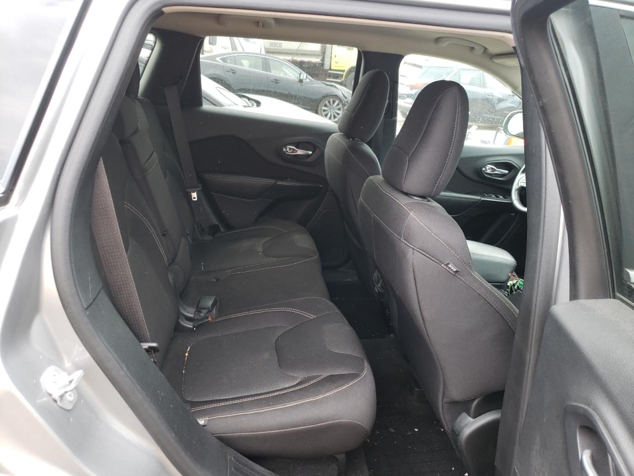 Photo 6 from auction – 2015 JEEP CHEROKEE L with VIN 1C4PJMCB1FW525235