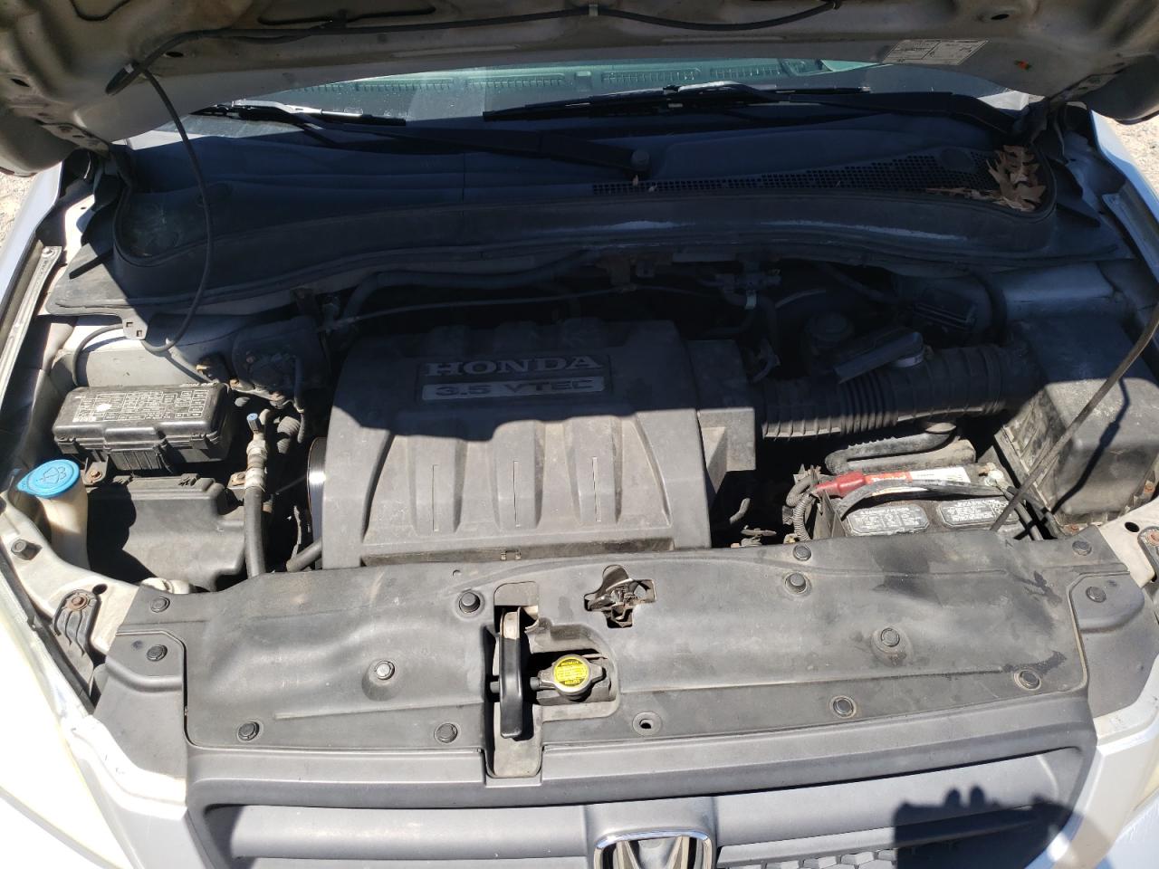 Photo 7 from auction – 2005 HONDA PILOT with VIN 5FNYF18485B011982