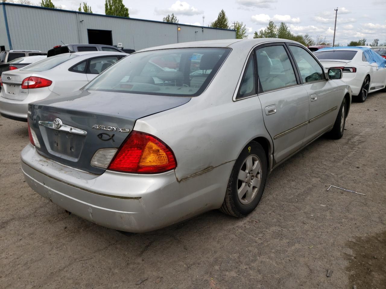 Photo 4 from auction – 2002 TOYOTA AVALON XL with VIN 4T1BF28B92U216963