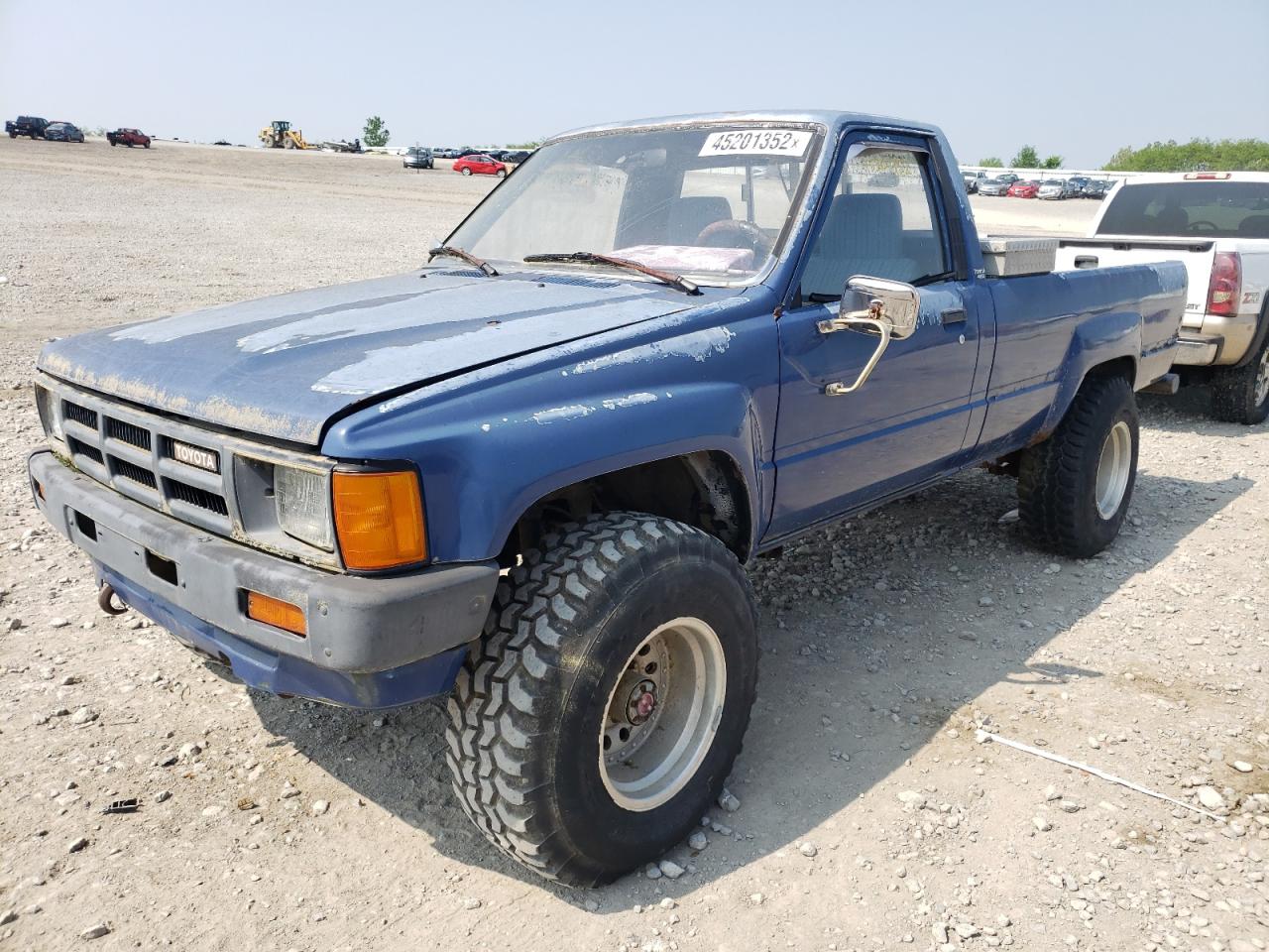 Photo 2 from auction – 1984 TOYOTA PICKUP LON with VIN JT4LN65D0E5000328