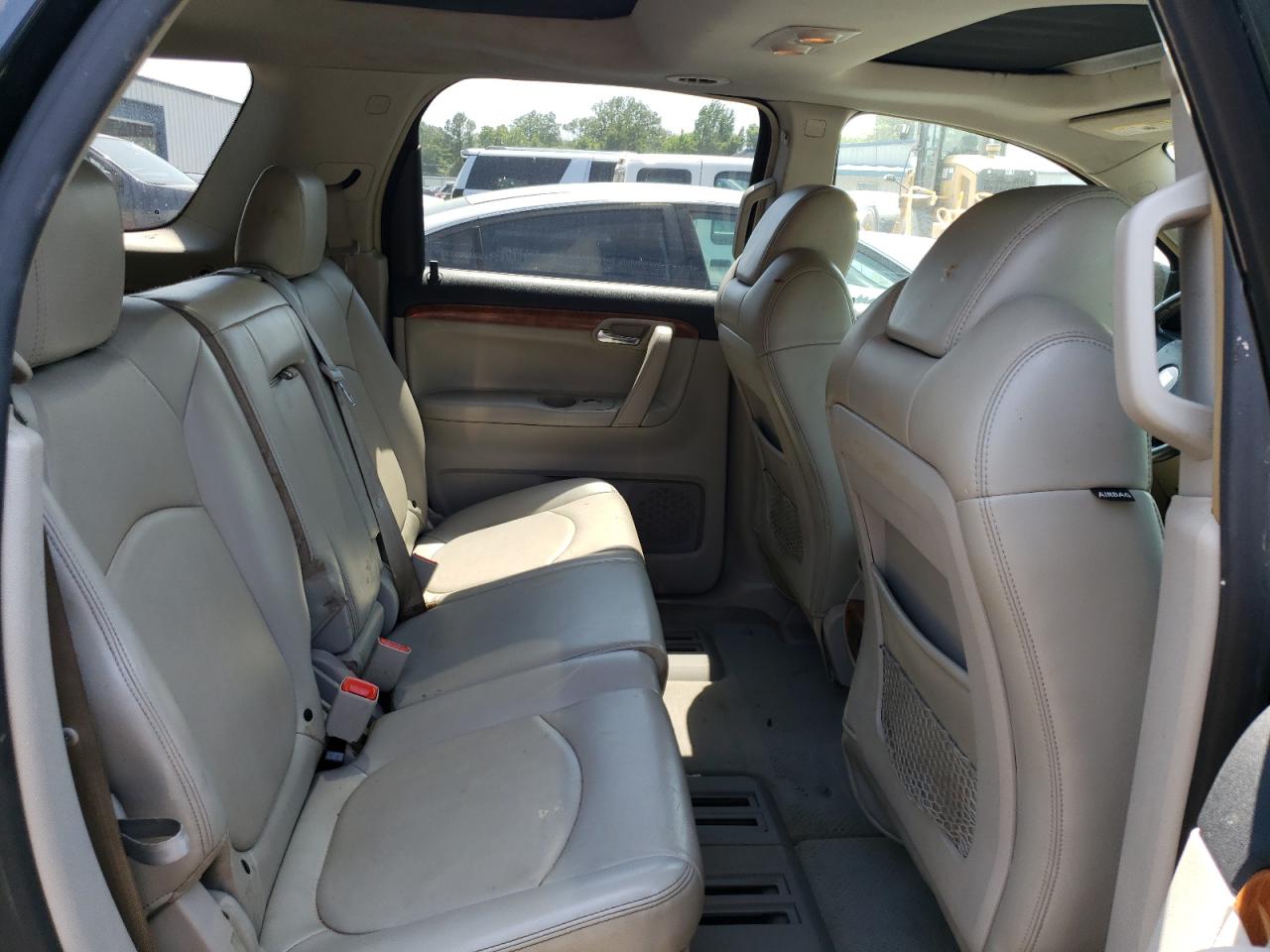 Photo 6 from auction – 2007 SATURN OUTLOOK XR with VIN 5GZER23717J142585