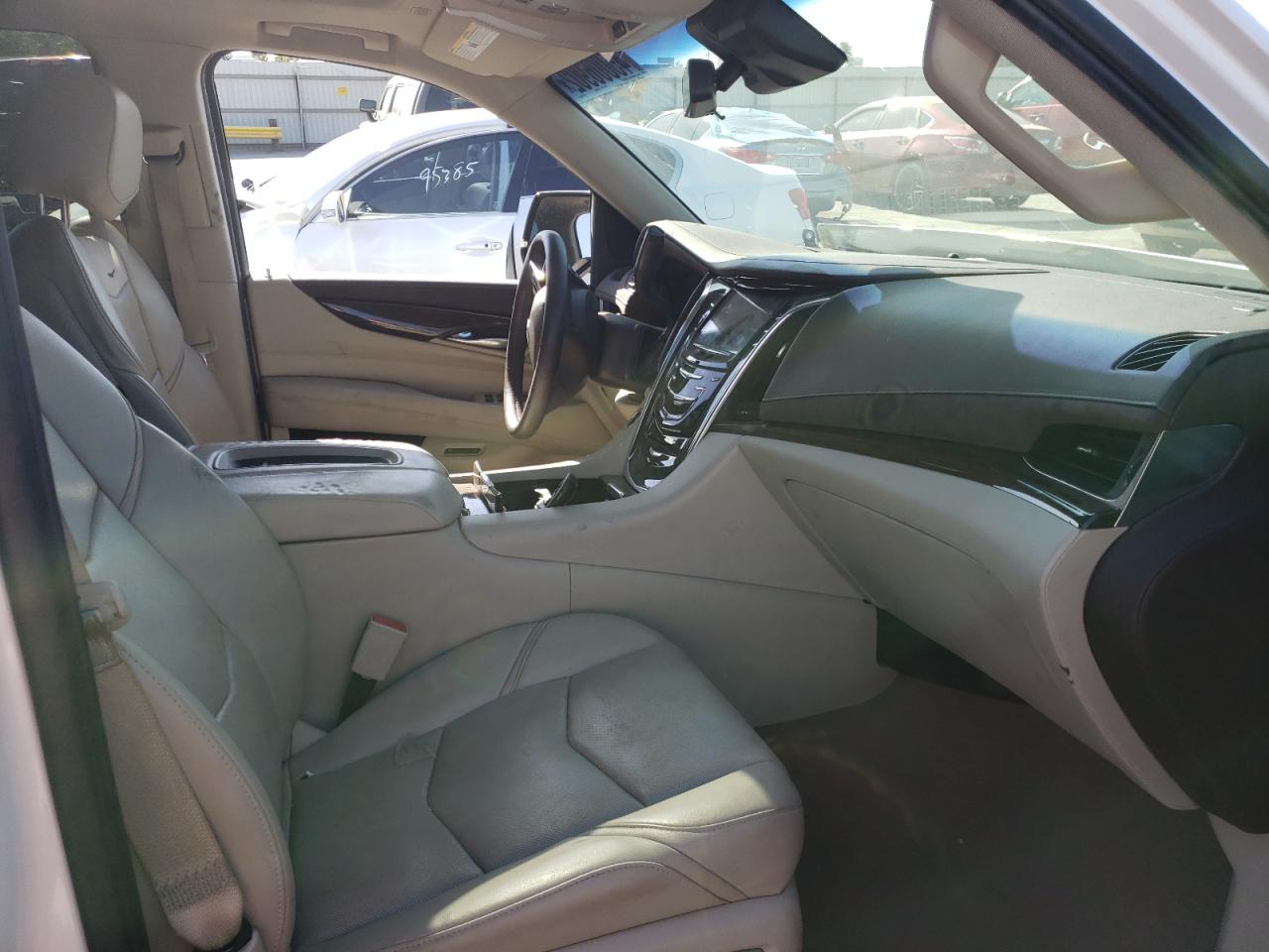 Photo 5 from auction – 2017 CADILLAC ESCALADE P with VIN 1GYS3CKJ9HR348291