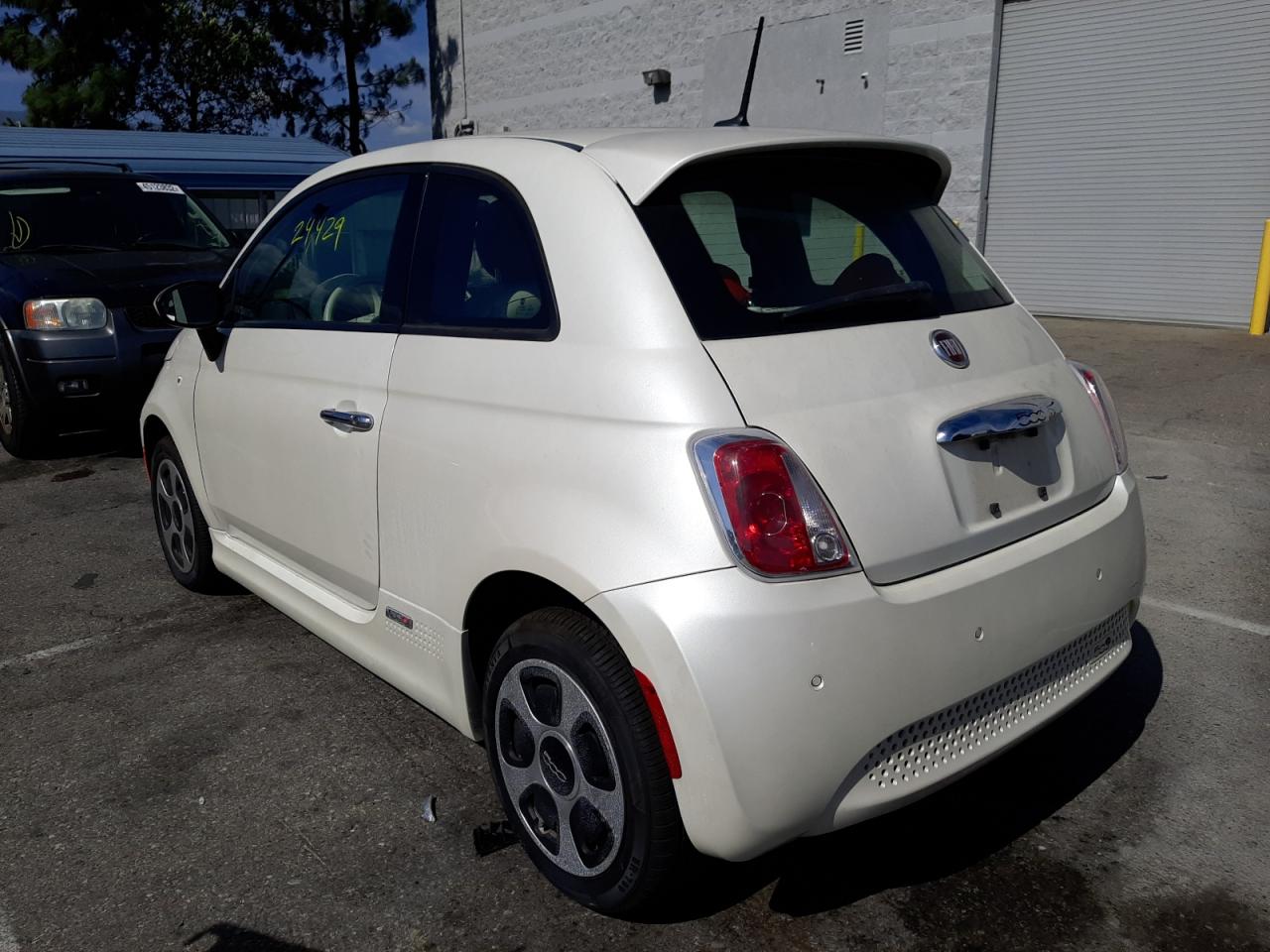 Photo 3 from auction – 2015 FIAT 500 ELECTR with VIN 3C3CFFGE1FT615382