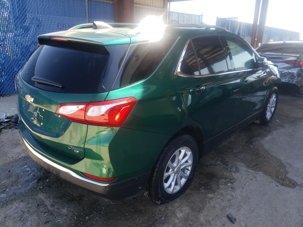 Photo 4 from auction – 2018 CHEVROLET EQUINOX LT with VIN 2GNAXJEV3J6318219