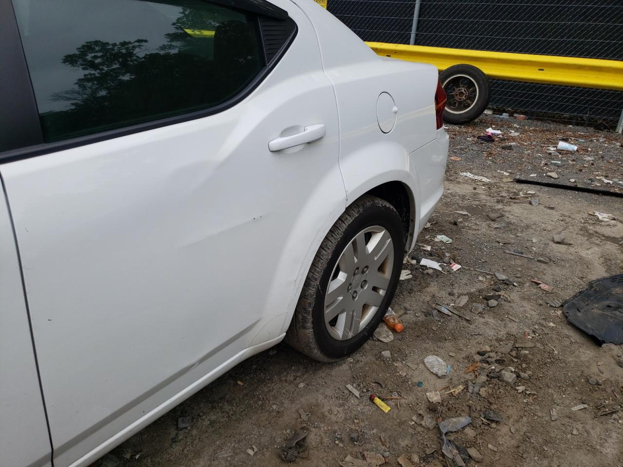 Photo 9 from auction – 2014 DODGE AVENGER SE with VIN 1C3CDZAB2EN202620