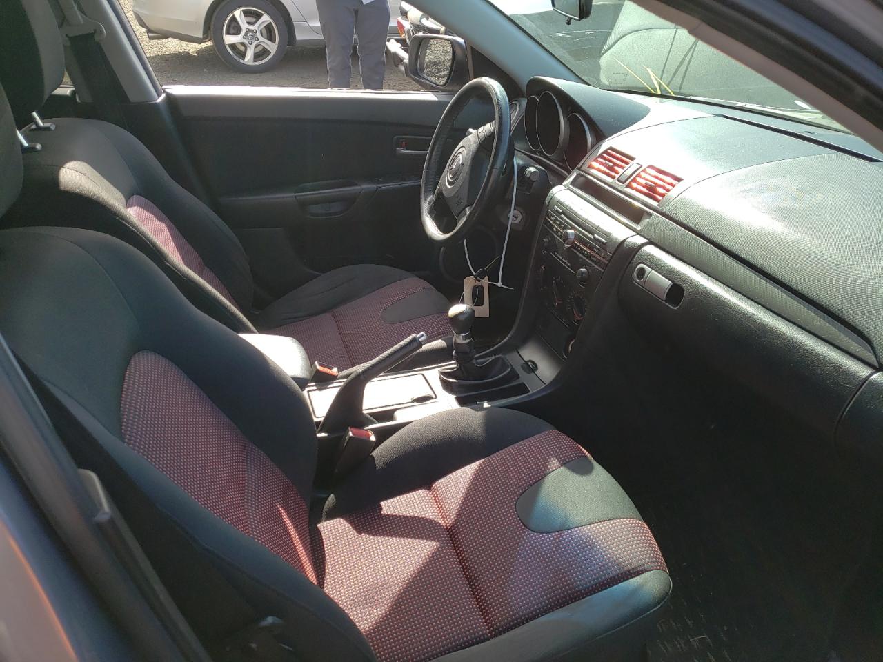 Photo 5 from auction – 2006 MAZDA 3 HATCHBAC with VIN JM1BK144961530914
