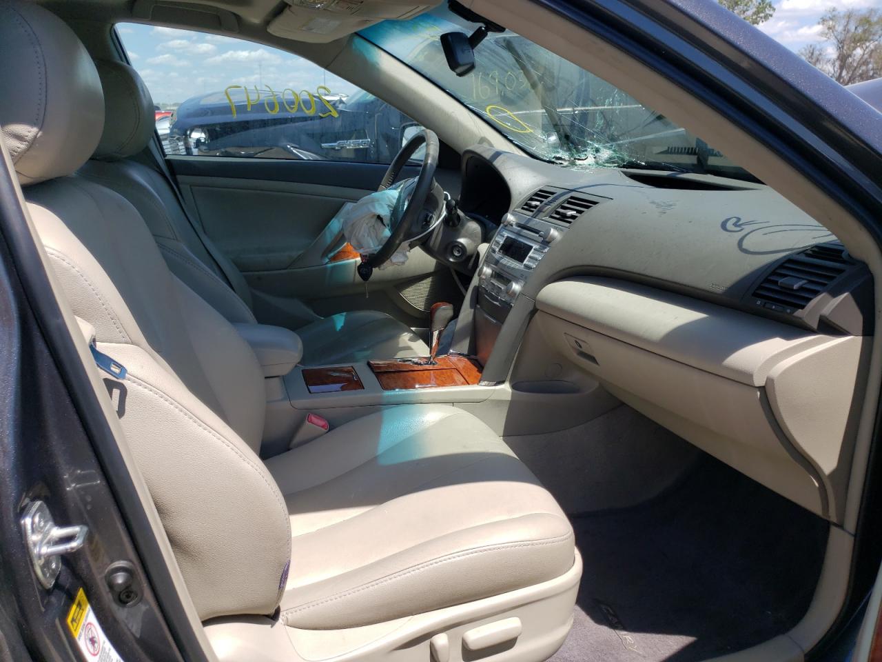 Photo 5 from auction – 2010 TOYOTA CAMRY BASE with VIN 4T1BF3EK3AU025483