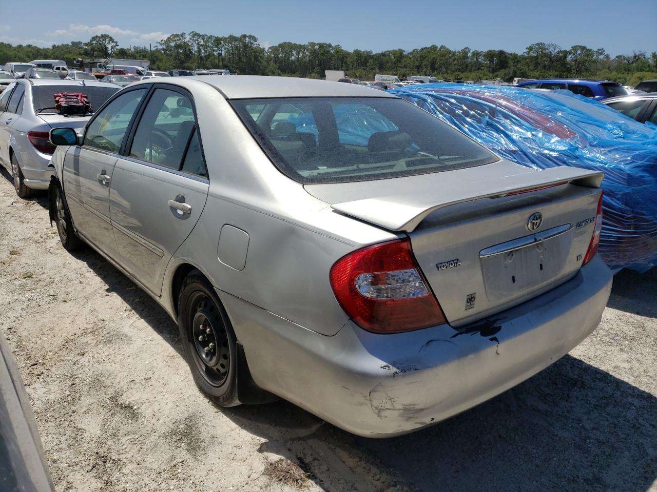 Photo 3 from auction – 2002 TOYOTA CAMRY LE with VIN 4T1BF30K82U023494