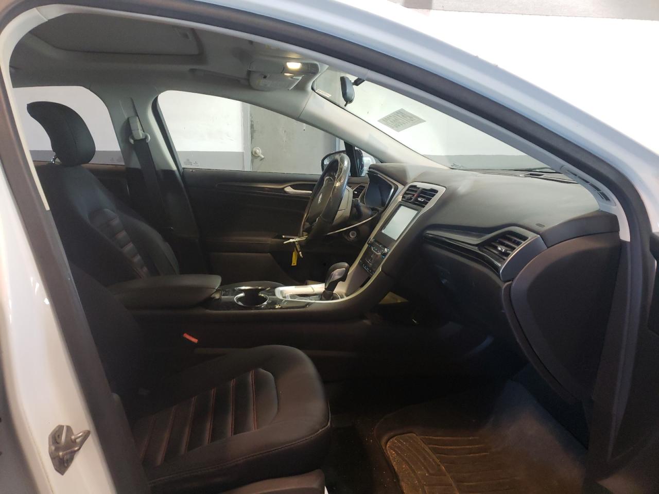 Photo 5 from auction – 2014 FORD FUSION SE with VIN 3FA6P0HD0ER157277