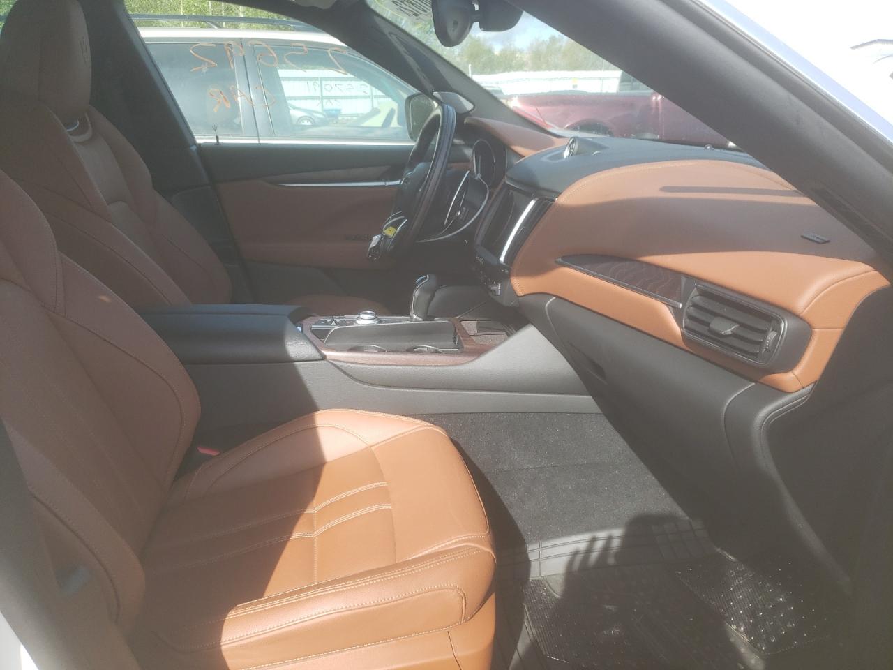 Photo 5 from auction – 2018 MASERATI LEVANTE SP with VIN ZN661XUS5JX302094