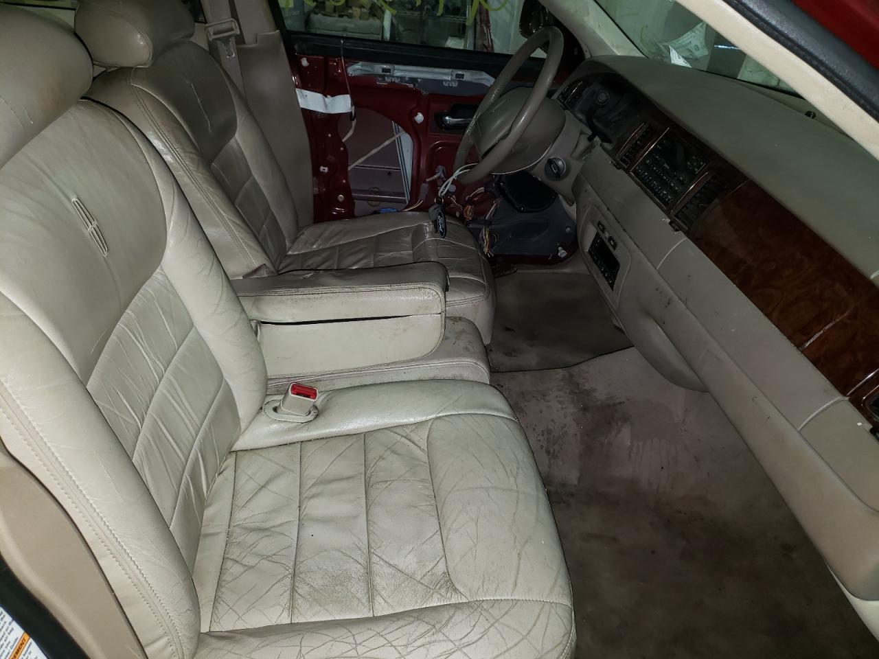 Photo 5 from auction – 2000 LINCOLN TOWN CAR E with VIN 1LNHM81WXYY788125