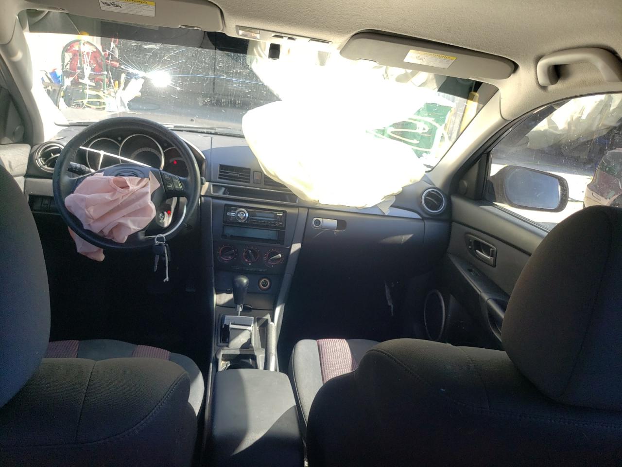 صورة رقم 9 من المزاد - 2005 MAZDA 3 S مع VIN JM1BK123551317578