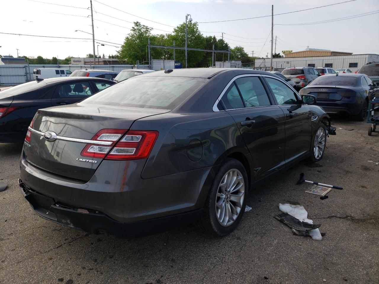Photo 4 from auction – 2015 FORD TAURUS LIM with VIN 1FAHP2F80FG196096