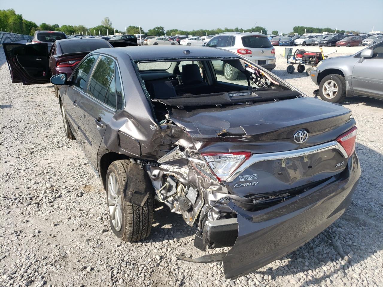 Photo 3 from auction – 2017 TOYOTA CAMRY LE with VIN 4T1BF1FK2HU640992