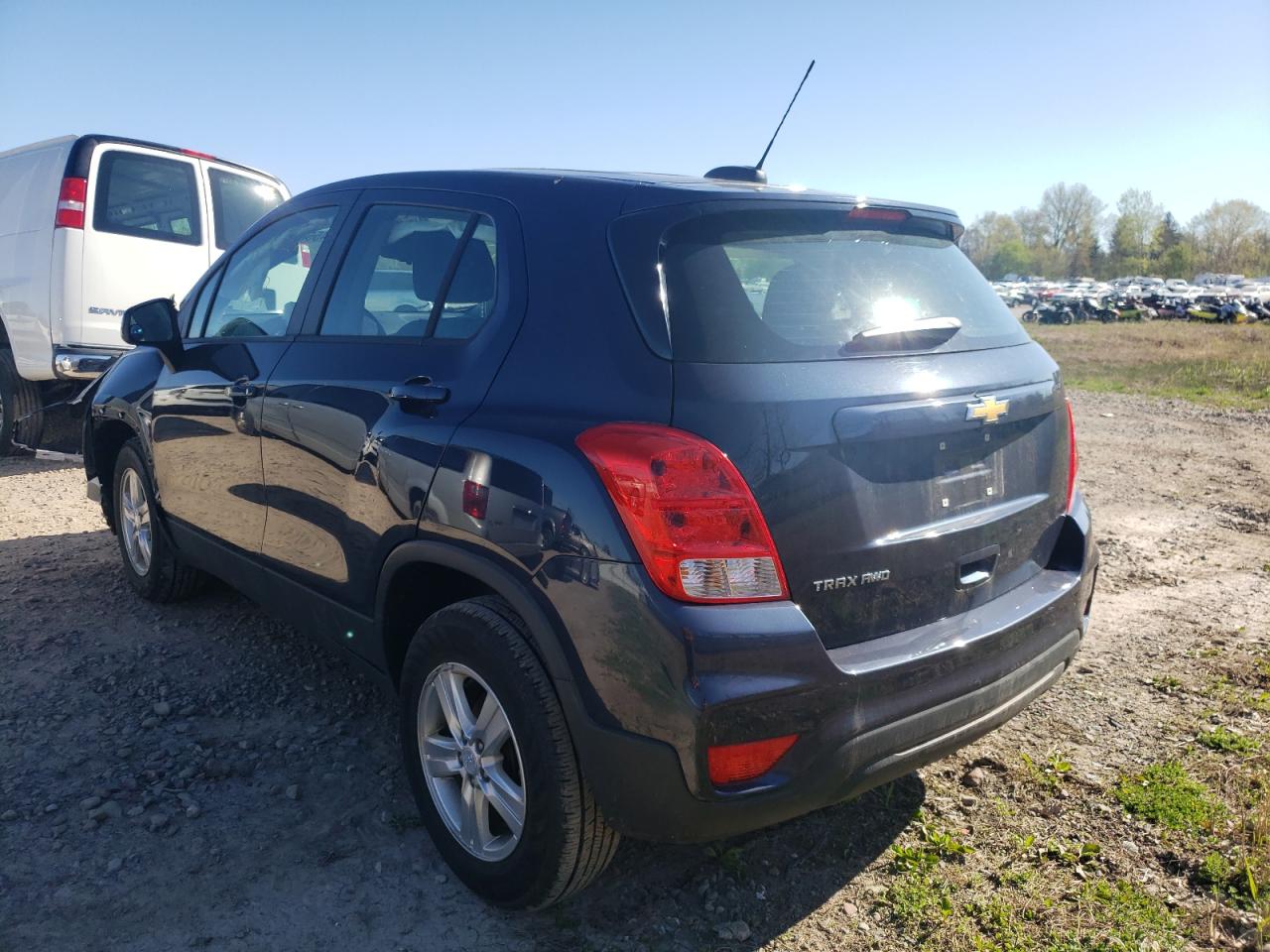 Photo 3 from auction – 2018 CHEVROLET TRAX LS with VIN 3GNCJNSB9JL281071