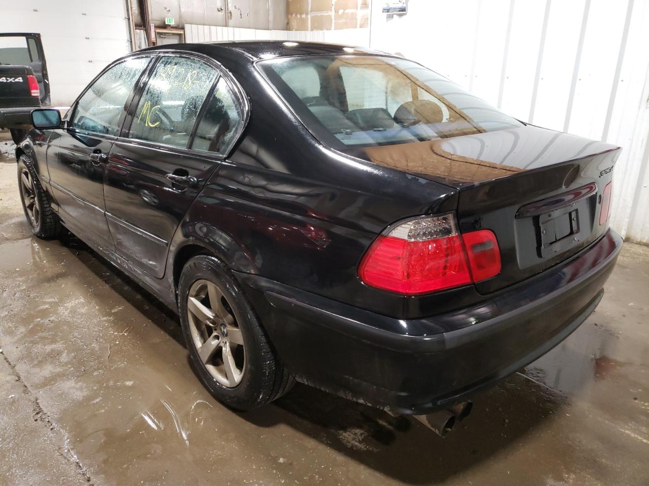 Photo 3 from auction – 2004 BMW 325 XI with VIN WBAEU334X4PF62530