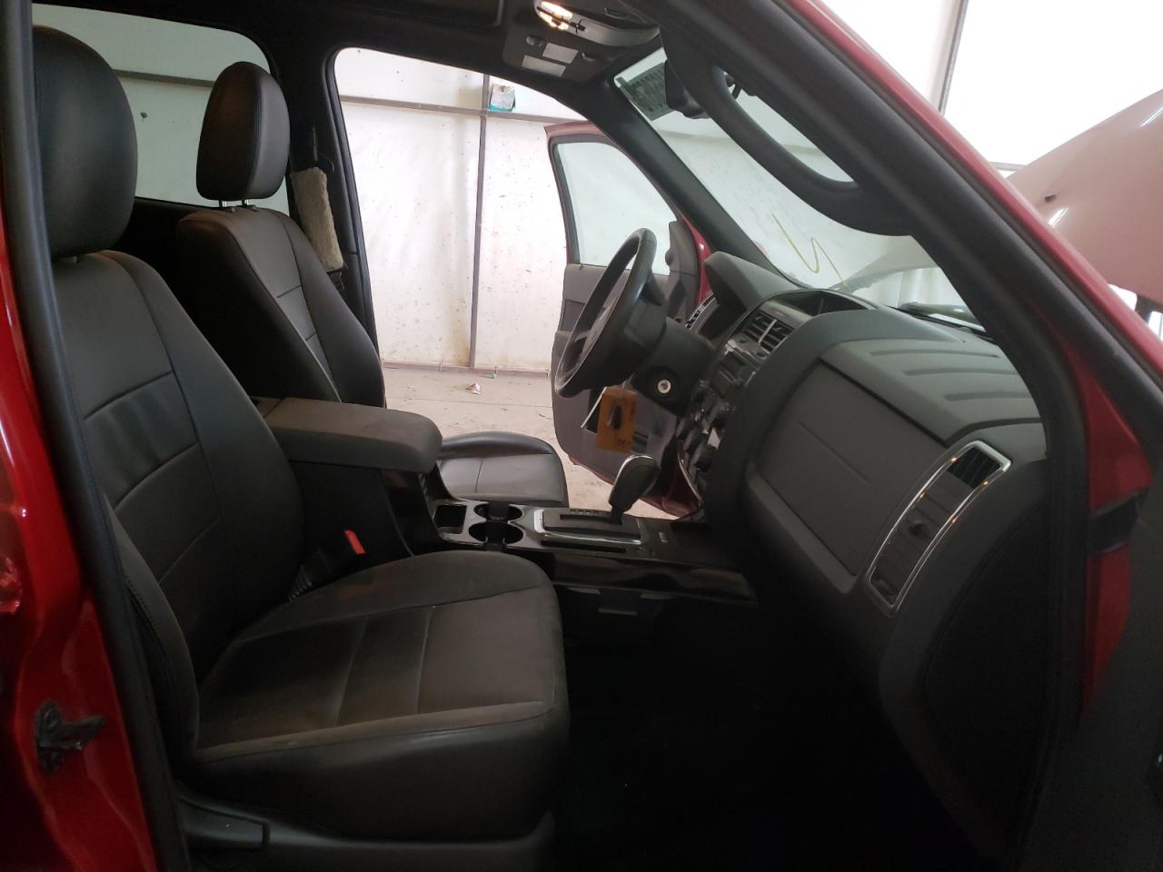 Photo 5 from auction – 2011 FORD ESCAPE LIM with VIN 1FMCU9E72BKA49229