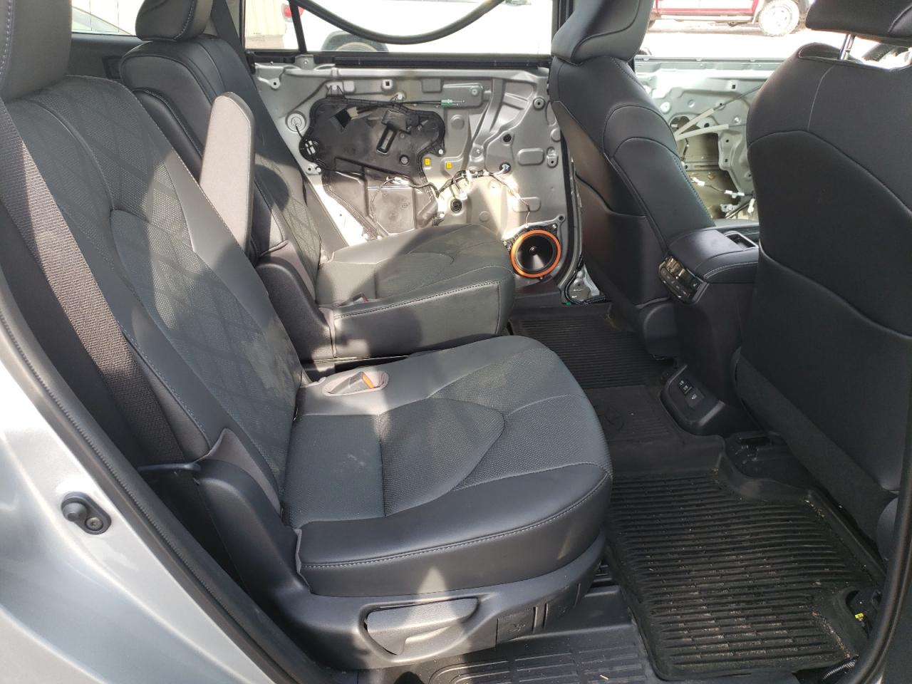Photo 6 from auction – 2021 TOYOTA HIGHLANDER with VIN 5TDFZRBH2MS103897