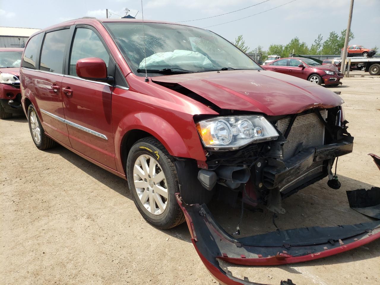 CHRYSLER TOWN & COU 2015 with VIN 2C4RC1BG1FR545704 - Photo from auction