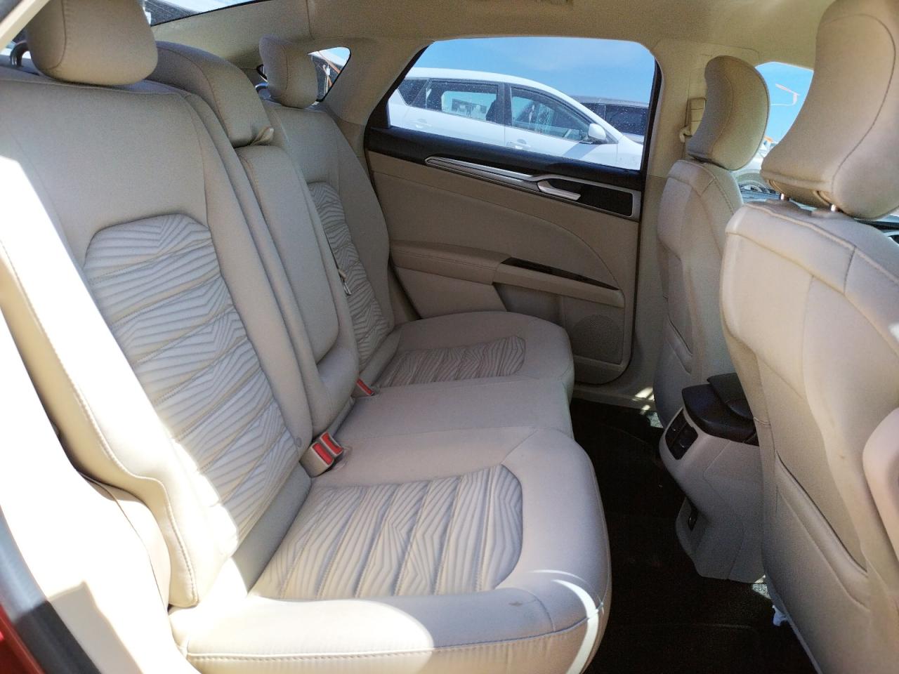 Photo 6 from auction – 2016 FORD FUSION SE with VIN 3FA6P0H7XGR215831