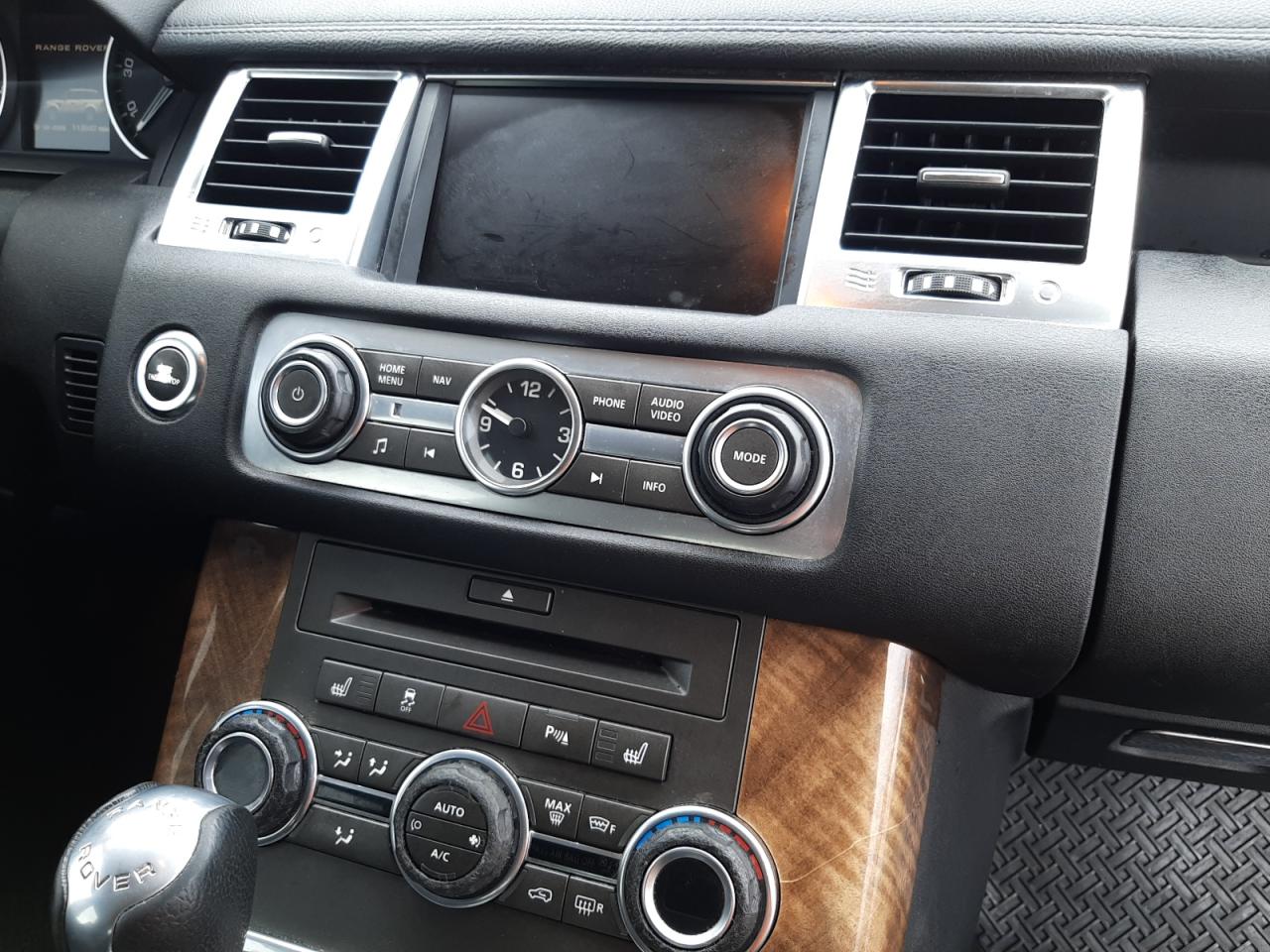 Photo 9 from auction – 2011 LAND ROVER RANGE ROVE with VIN SALSF2D47BA701642