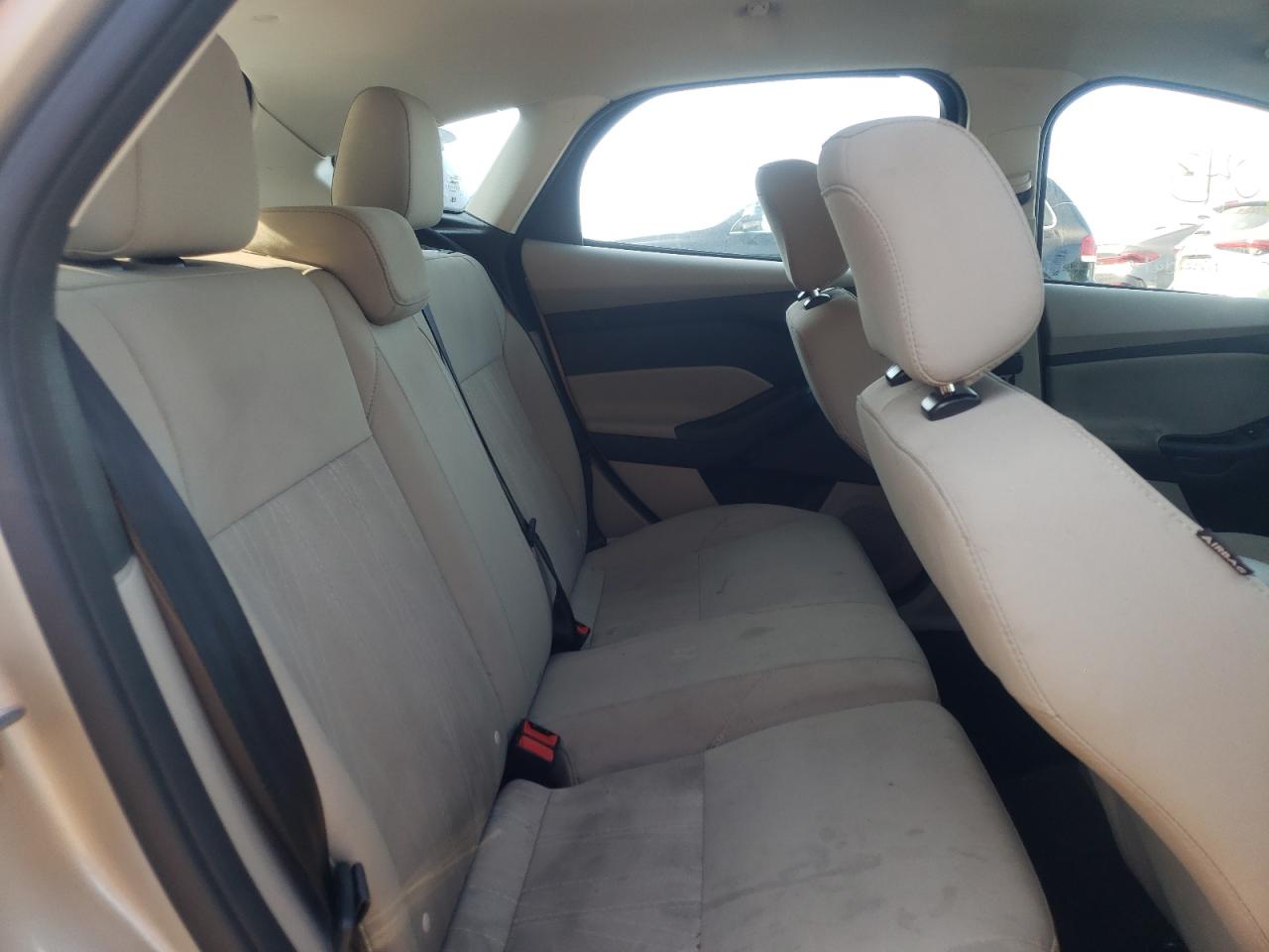 Photo 6 from auction – 2018 FORD FOCUS SE with VIN 1FADP3K24JL308629