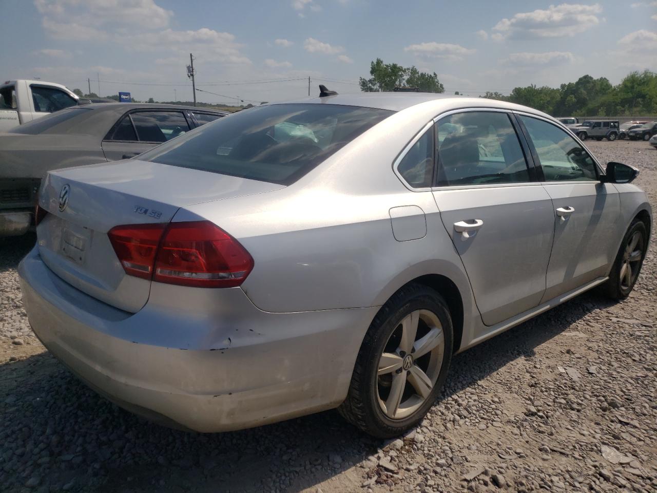 Photo 4 from auction – 2012 VOLKSWAGEN PASSAT SE with VIN 1VWBN7A3XCC090558