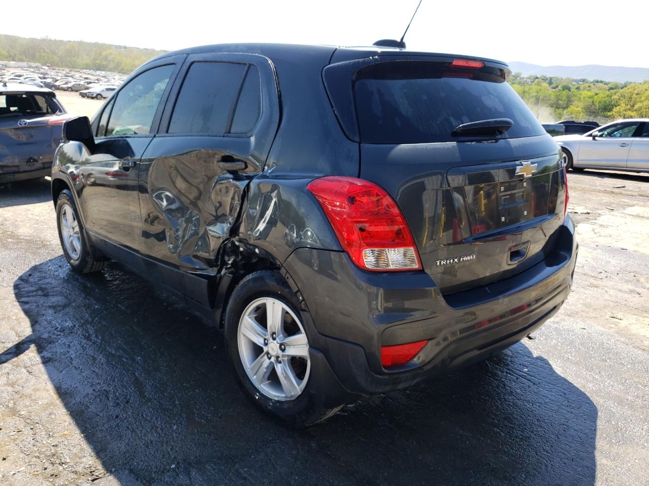Photo 3 from auction – 2020 CHEVROLET TRAX LS with VIN 3GNCJNSB6LL227942