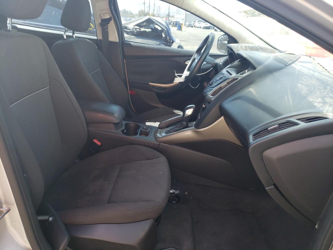 Photo 5 from auction – 2012 FORD FOCUS SEL with VIN 1FAHP3H24CL162440