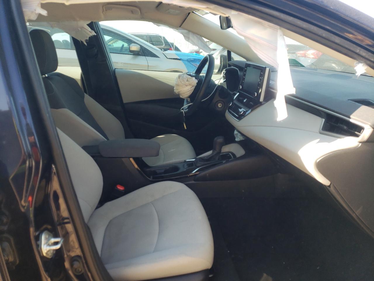 Photo 5 from auction – 2021 TOYOTA COROLLA LE with VIN 5YFEPMAE8MP147827