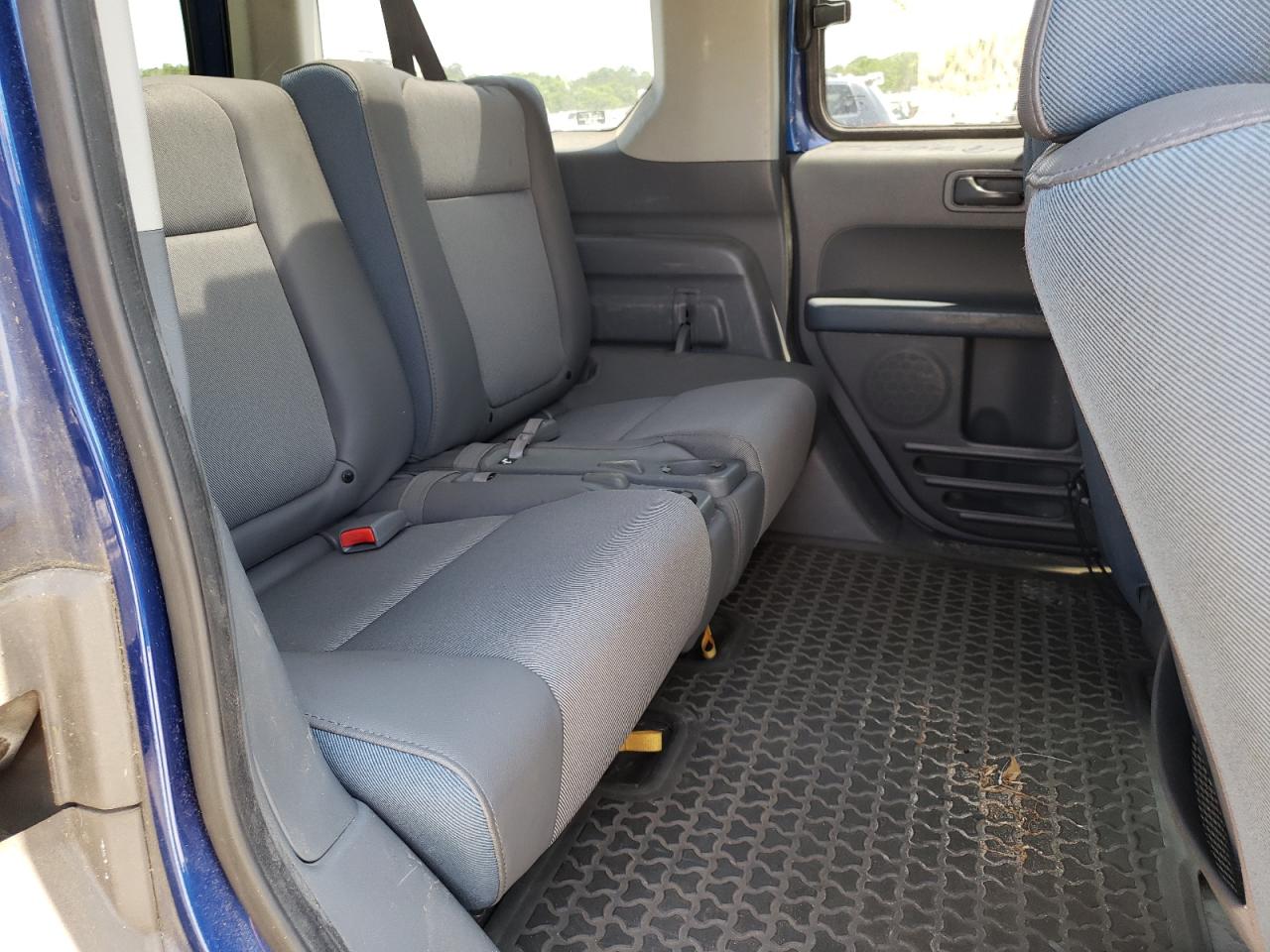 Photo 6 from auction – 2004 HONDA ELEMENT EX with VIN 5J6YH28554L000100
