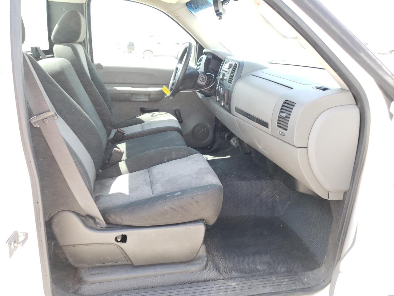Photo 5 from auction – 2009 CHEVROLET SILVERADO with VIN 1GCEC14X59Z220382