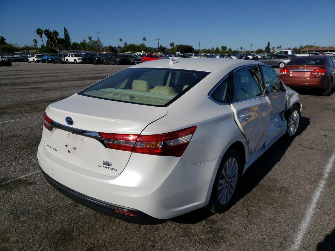 Photo 4 from auction – 2013 TOYOTA AVALON HYB with VIN 4T1BD1EB0DU015332