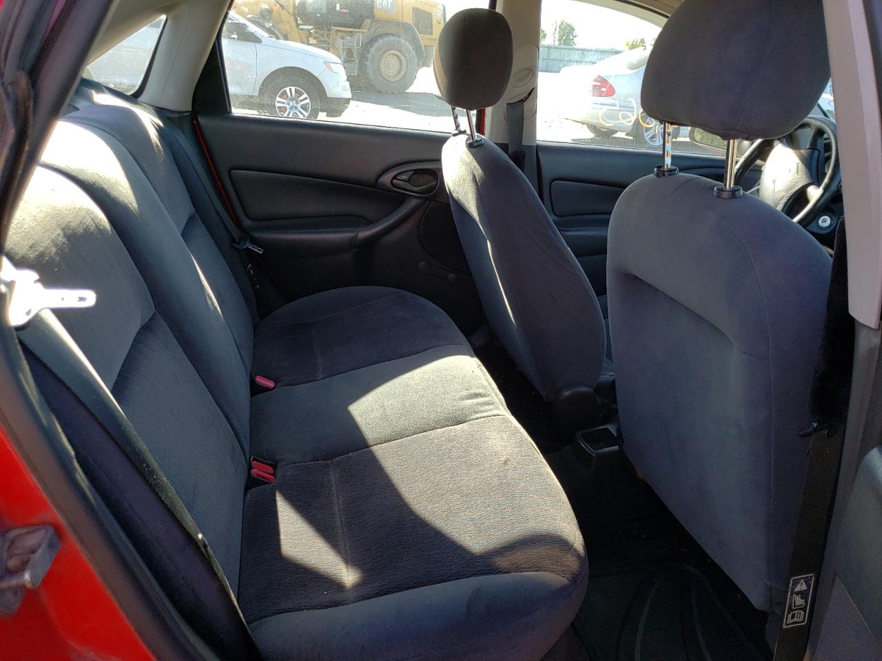 Photo 6 from auction – 2001 FORD FOCUS LX with VIN 1FAFP33P01W331049