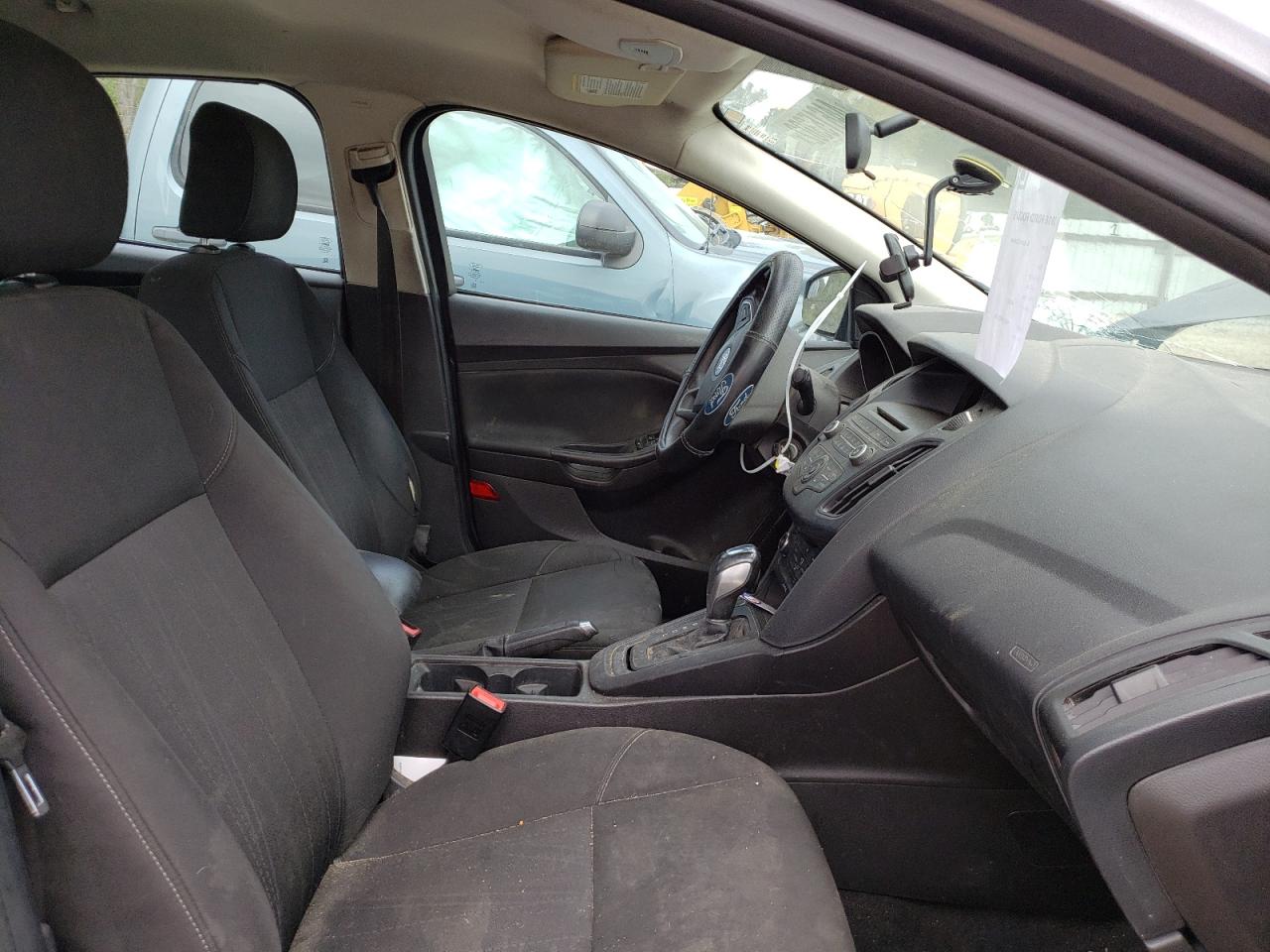 Photo 5 from auction – 2016 FORD FOCUS SE with VIN 1FADP3F23GL219055