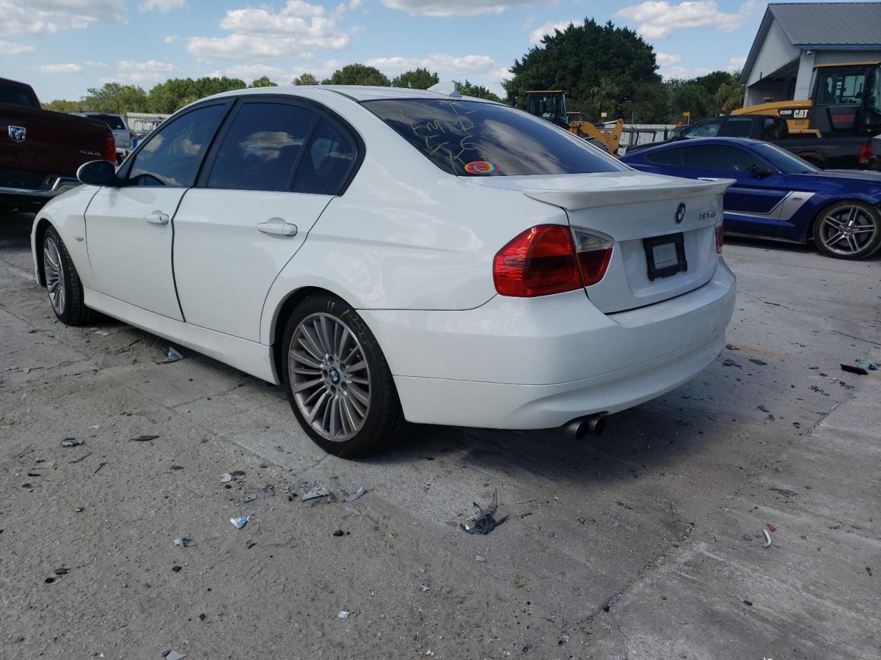 Photo 3 from auction – 2006 BMW 325 with VIN WBAVD13506KV02511
