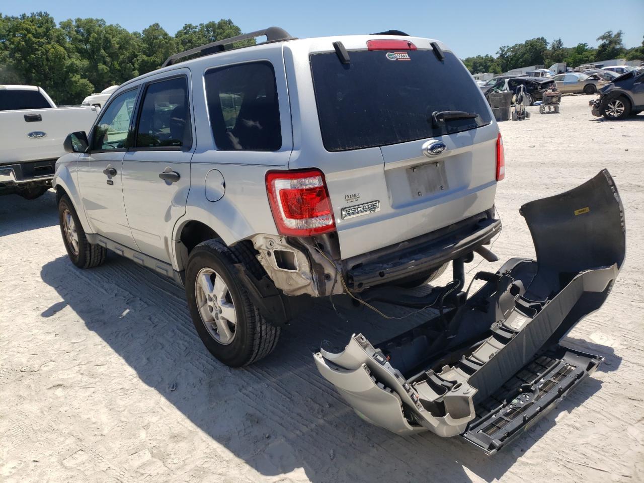 Photo 3 from auction – 2009 FORD ESCAPE XLT with VIN 1FMCU03789KD01977