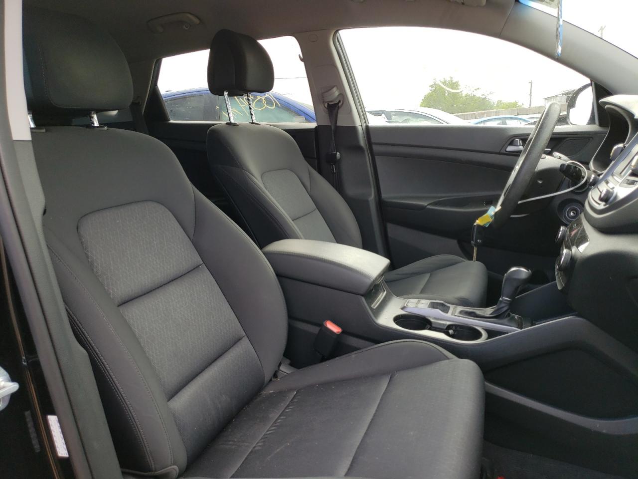 Photo 5 from auction – 2017 HYUNDAI TUCSON LIM with VIN KM8J3CA2XHU475474