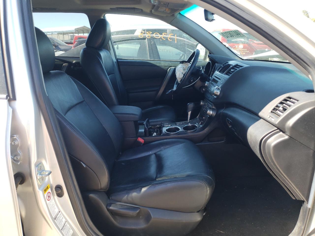 Photo 5 from auction – 2010 TOYOTA HIGHLANDER with VIN 5TDJK3EH0AS031780