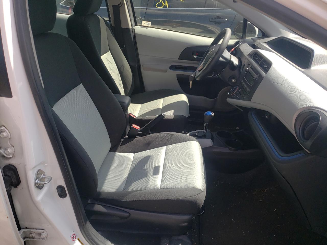 Photo 5 from auction – 2012 TOYOTA PRIUS C with VIN JTDKDTB3XC1003444
