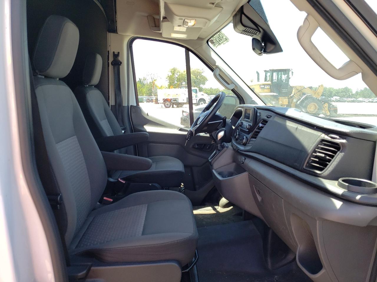 Photo 5 from auction – 2020 FORD TRANSIT T- with VIN 1FTBR1C85LKA51542