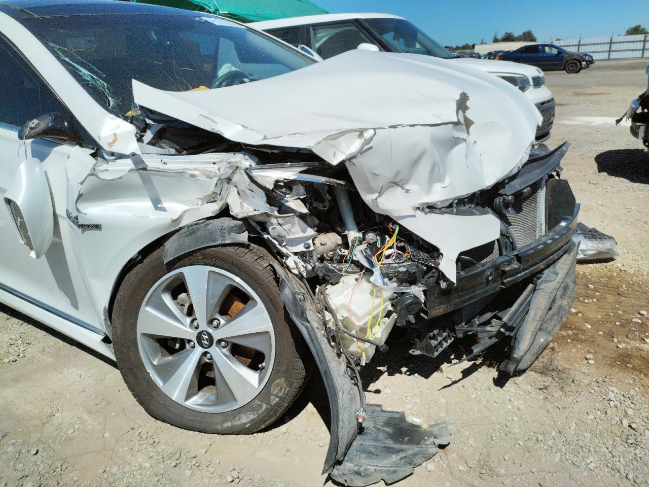Photo 9 from auction – 2012 HYUNDAI SONATA HYB with VIN KMHEC4A47CA044982