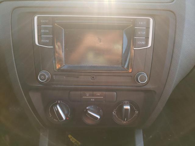 Photo 9 from auction – 2017 VOLKSWAGEN JETTA S with VIN 3VW2B7AJXHM203163