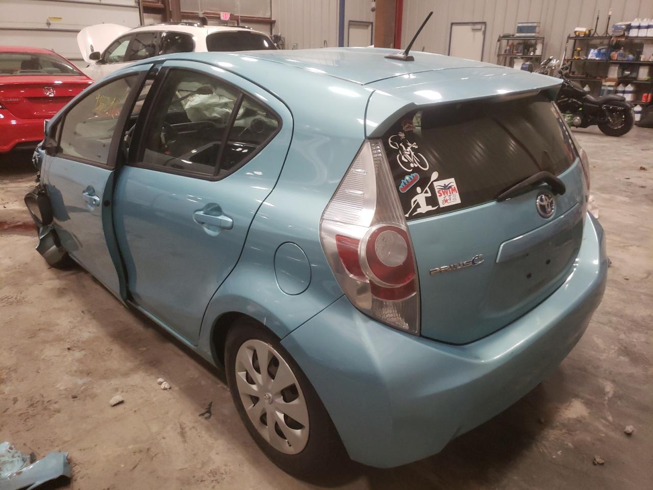 Photo 3 from auction – 2012 TOYOTA PRIUS C with VIN JTDKDTB36C1005904