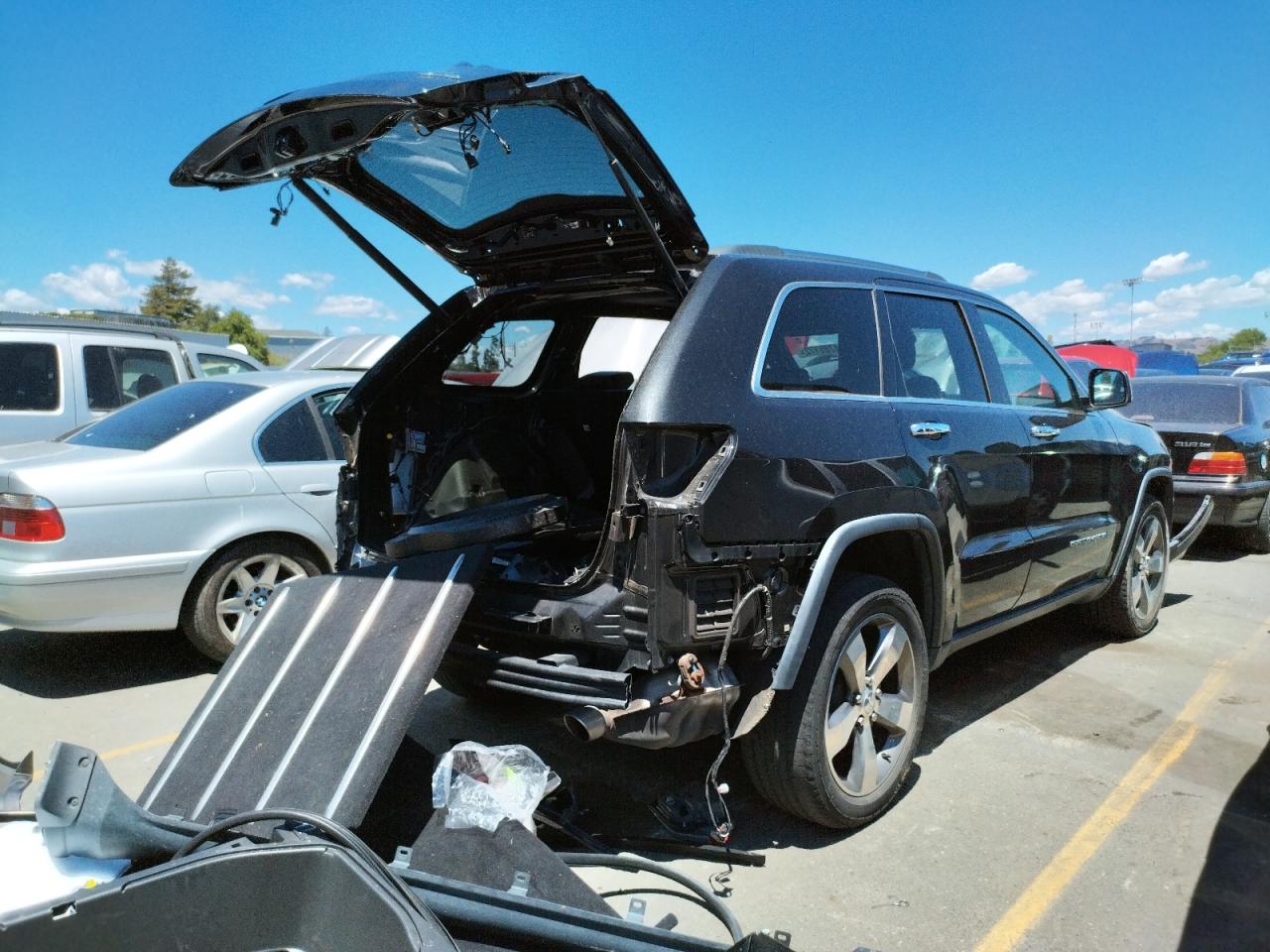 Photo 4 from auction – 2015 JEEP GRAND CHER with VIN 1C4RJFBGXFC606527