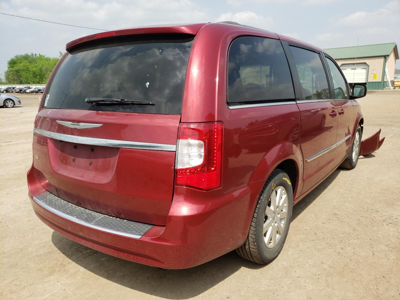 Photo 4 from auction – 2015 CHRYSLER TOWN & COU with VIN 2C4RC1BG1FR545704