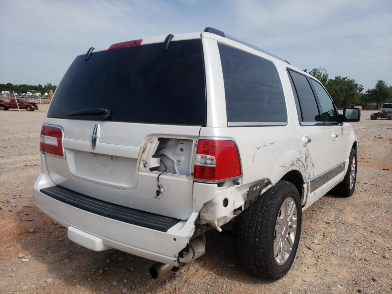 Foto 4 de la subasta – 2011 LINCOLN NAVIGATOR con VIN 5LMJJ2H58BEJ02609