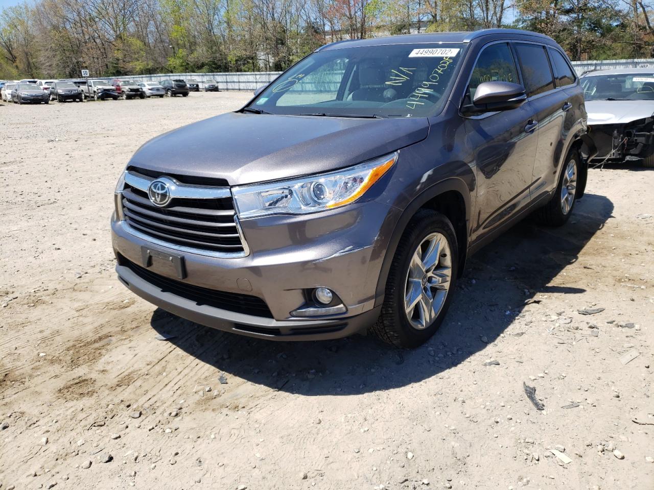 Photo 2 from auction – 2016 TOYOTA HIGHLANDER with VIN 5TDDKRFH1GS260301